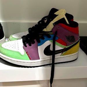 Original Jordan 1 mids. No longer fit. Will be cleaned + in there original box.